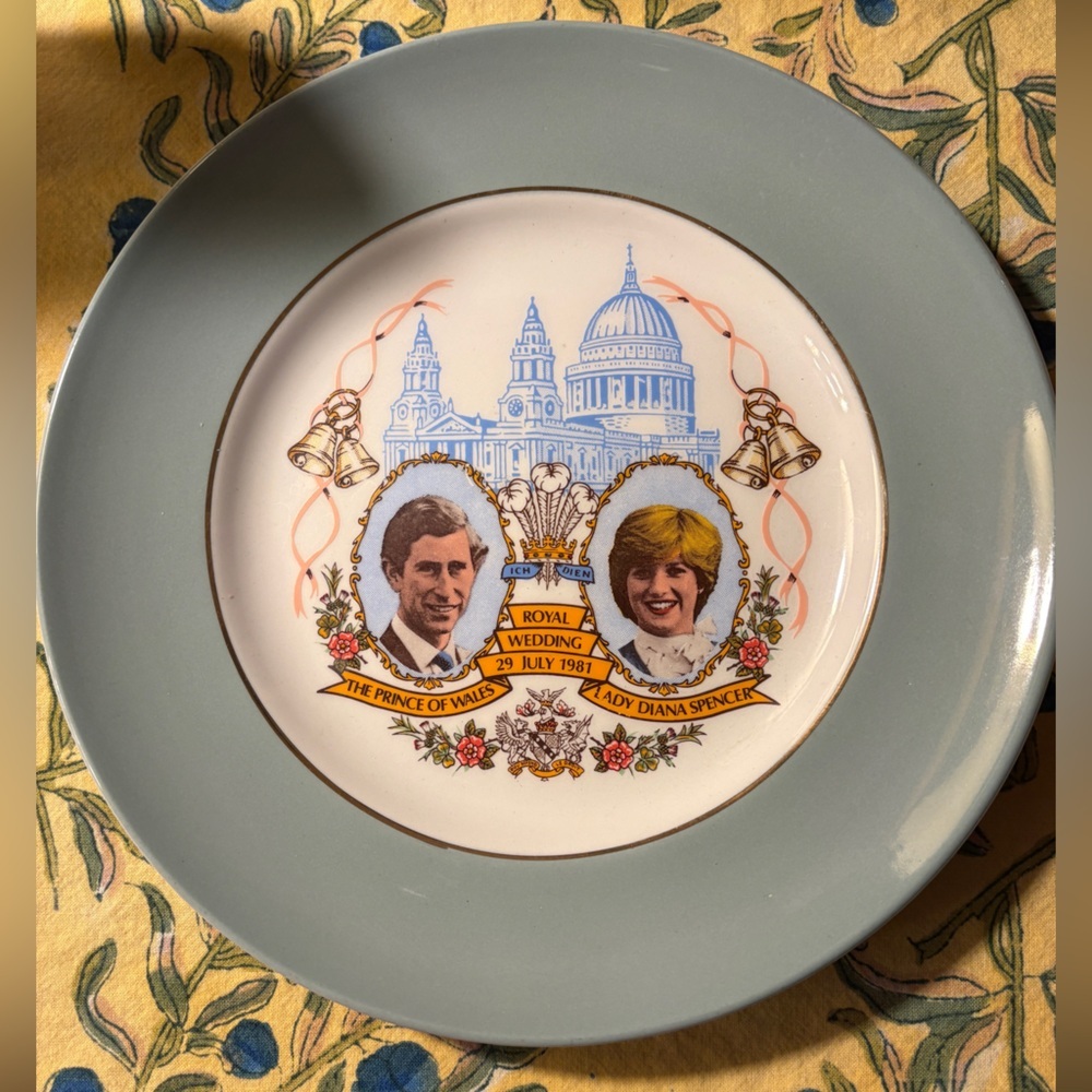Princess Di Commemorative Royal Wedding Decorative Plate in Pale Blue and White